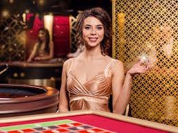 salot game Slots ကစားနည်း – Spin ခတ်ပြီး Free Spin Bonus Round ရရှိနေသော မြင်ကွင်း